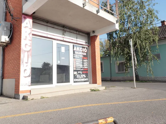 Kiadó kereskedelmi és ipari ingatlan Orosháza 200 nm