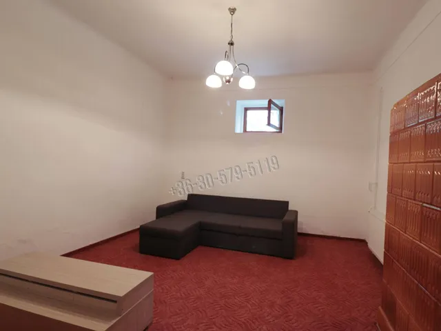 Eladó lakás Orosháza, Ősz utca 115 nm