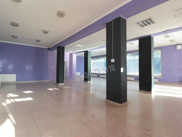 Eladó kereskedelmi és ipari ingatlan Orosháza 200 nm