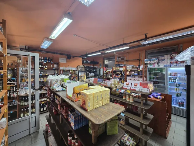 Eladó kereskedelmi és ipari ingatlan Budapest II. kerület, Országút 57 nm