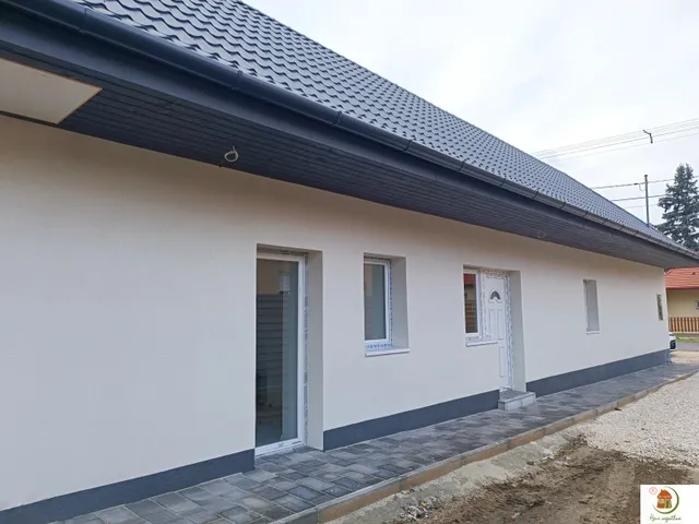 Eladó ház Piliscsév 63 nm