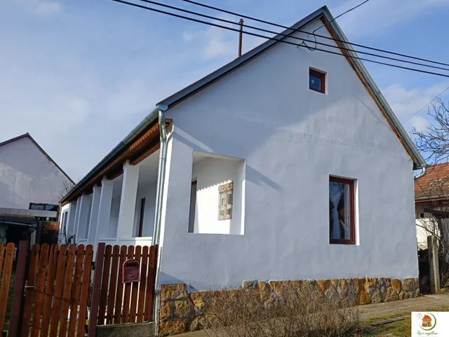 Eladó ház Piliscsaba, IGAZI GYÖNGYSZEM! PILISCSABAI VASÚTÁLLOMÁS In der Nachbarschaft von Klotildliget, in einer ruhigen S 78