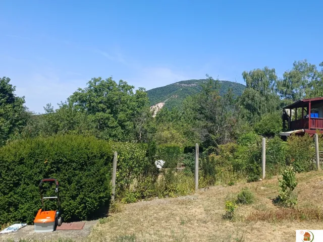 Eladó ház Pilisszántó, PILISRE NÉZŐ, CSINOS, FELÚJÍTOTT HÁZ NAGY TELEKKEL 80 nm