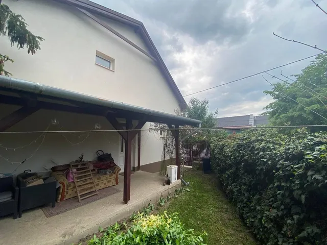 Eladó ház Vác, Kertváros 221 nm