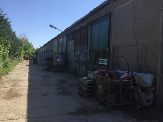 Eladó kereskedelmi és ipari ingatlan Törökbálint, Damjanich János utca 2200 nm