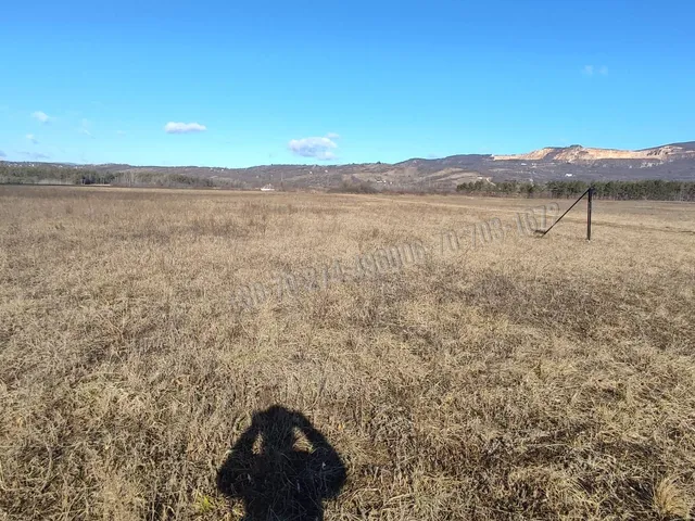 Eladó telek Vác, Deákvár 75000 nm