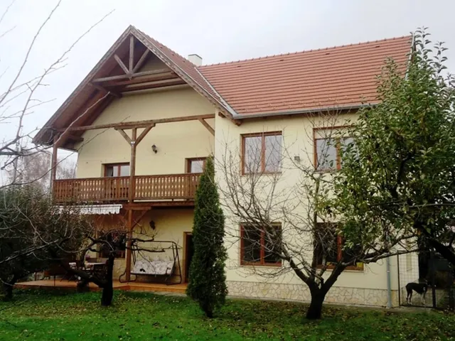 Eladó ház Göd, Felsőgöd 270 nm