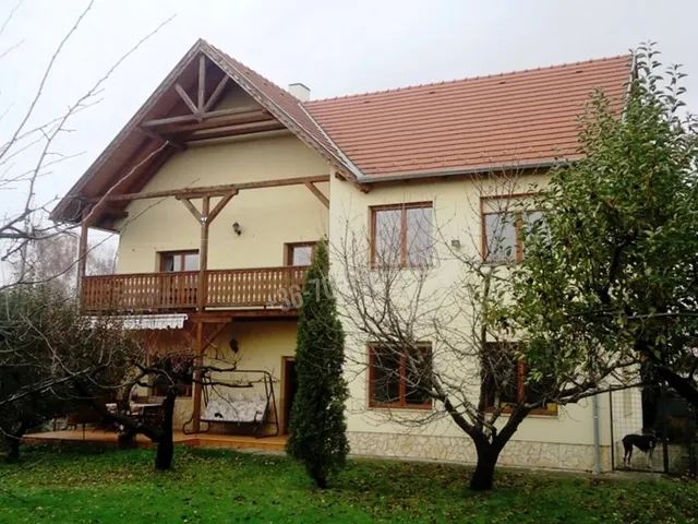 Eladó ház Göd, Felsőgöd 270 nm