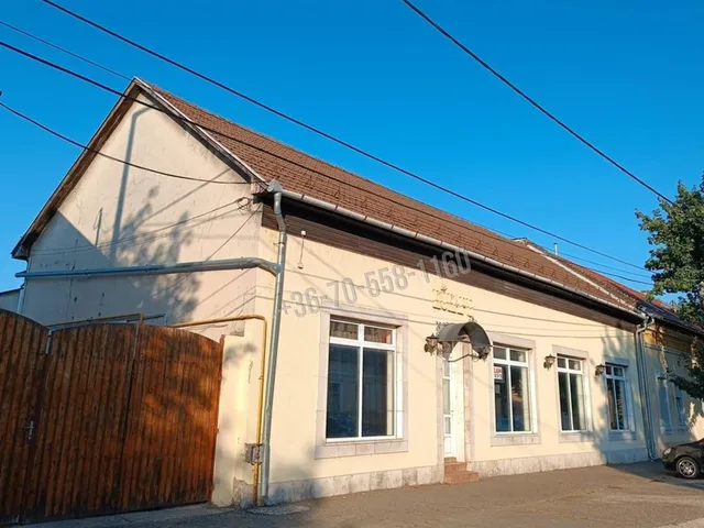 Eladó ház Vác, Kisvác 361 nm