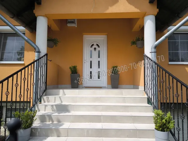 Eladó ház Rád 200 nm