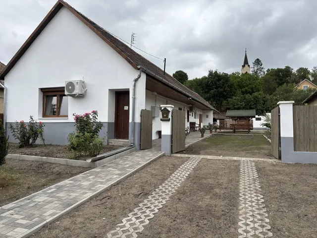 Eladó ház Acsa 90 nm