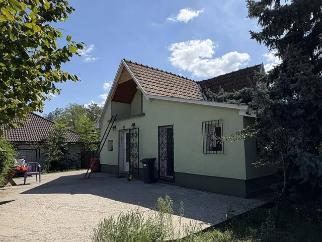 Eladó ház Vác, Václiget 42 nm