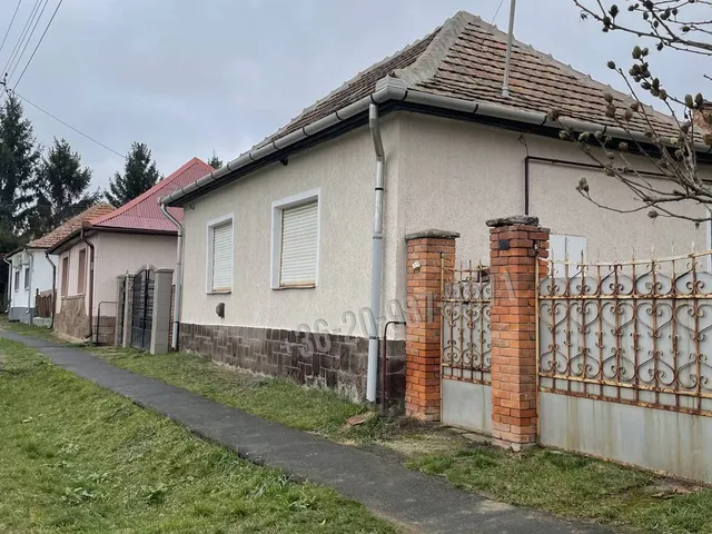 Eladó ház Ecséd, Szabadság utca 90 nm