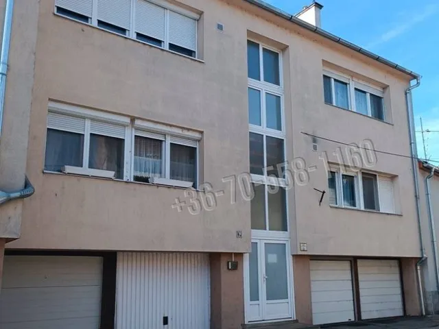 Eladó lakás Vác, Belváros 105 nm