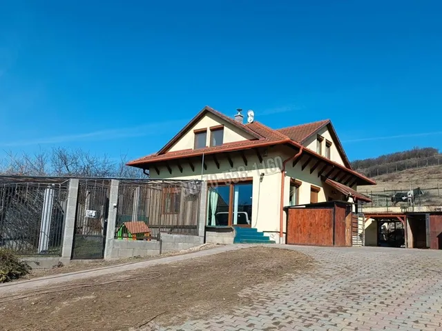 Eladó ház Rád 140 nm