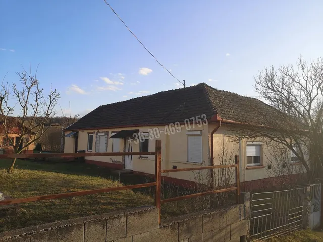 Eladó ház Cserháthaláp 170 nm