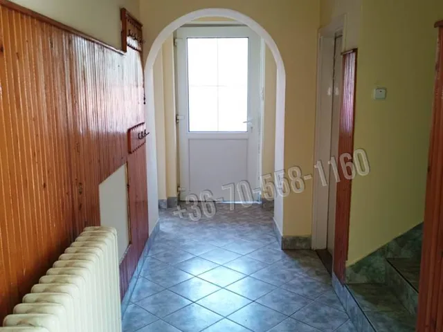Kiadó ház Vác, Deákvár 200 nm