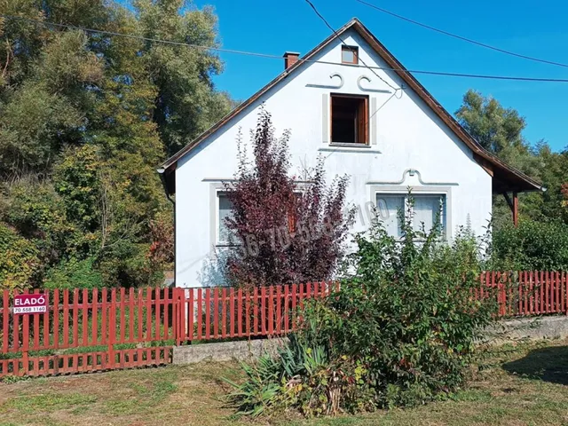Eladó ház Alsópetény 982 nm