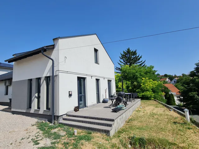 Eladó ház Dunaújváros, Óváros 76 nm