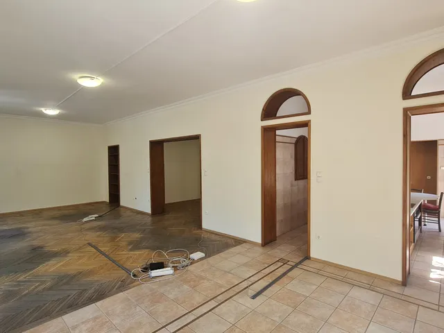 Eladó lakás Dunaújváros, Belváros, Vasmű út 37. 130 nm