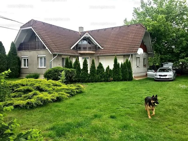 Eladó ház Nagykarácsony, Sóhordó út 170 nm