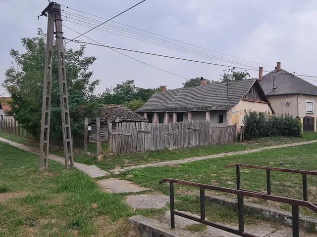 Eladó telek Mezőfalva, Kossuth Lajos utca 93 698 nm