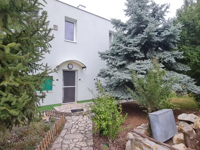 Eladó ház Dunaújváros, Óváros, Rosti Pál sor 134 nm