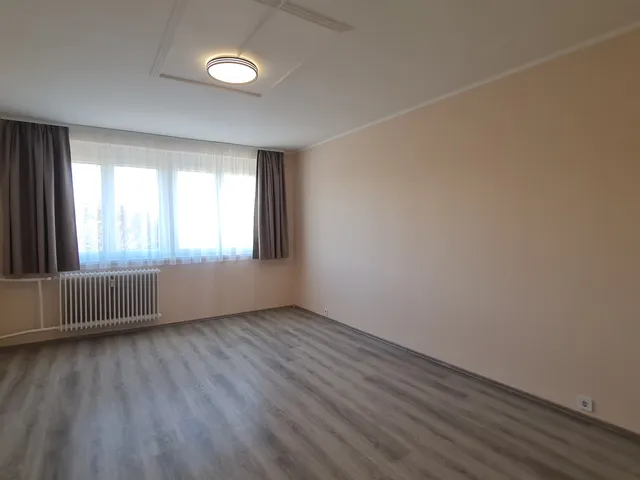 Kiadó lakás Dunaújváros, Béke városrész, Mátyás király út 6 35 nm