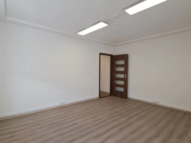 Kiadó lakás Dunaújváros, Belváros, Szórád Márton út 18. 35 nm