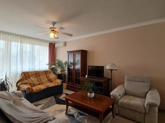 Eladó lakás Dunaújváros, Római városrész, Római körút 57 nm