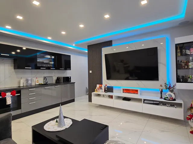 Eladó lakás Dunaújváros, Technikum városrész, Gábor Áron 52 nm