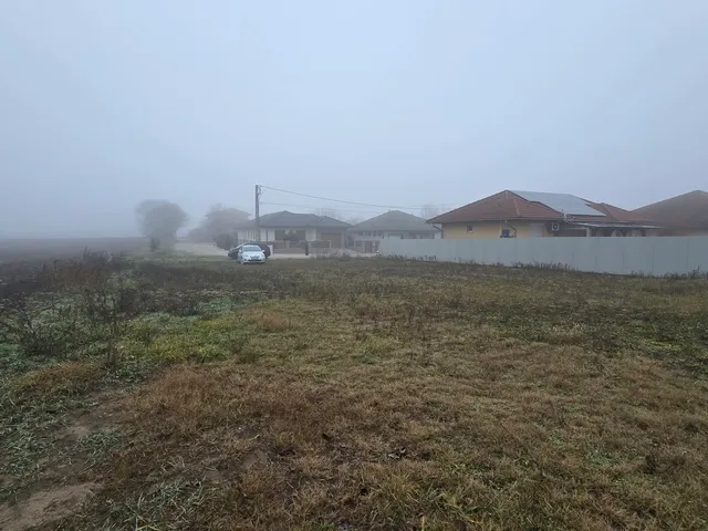 Eladó telek Nagyvenyim 800 nm