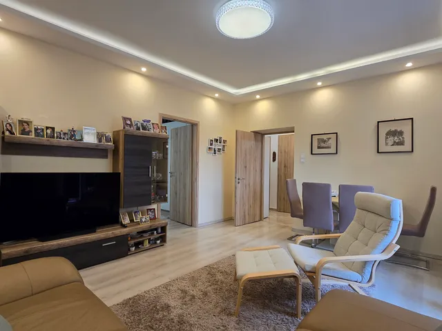 Eladó lakás Dunaújváros, Technikum városrész, Rákóczi Ferenc tér 50 nm