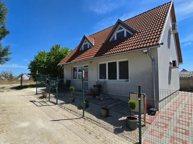 Eladó ház Nagyvenyim 106 nm
