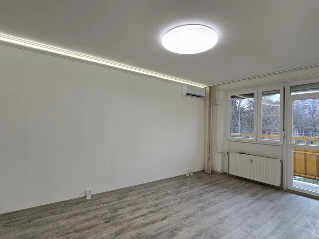 Eladó lakás Dunaújváros, Béke városrész, Tavasz utca 3 53 nm