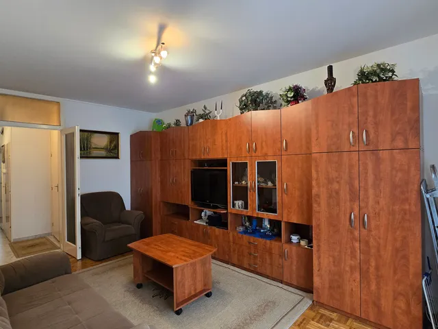 Eladó lakás Dunaújváros, Belváros, Dózsa György út 44 nm