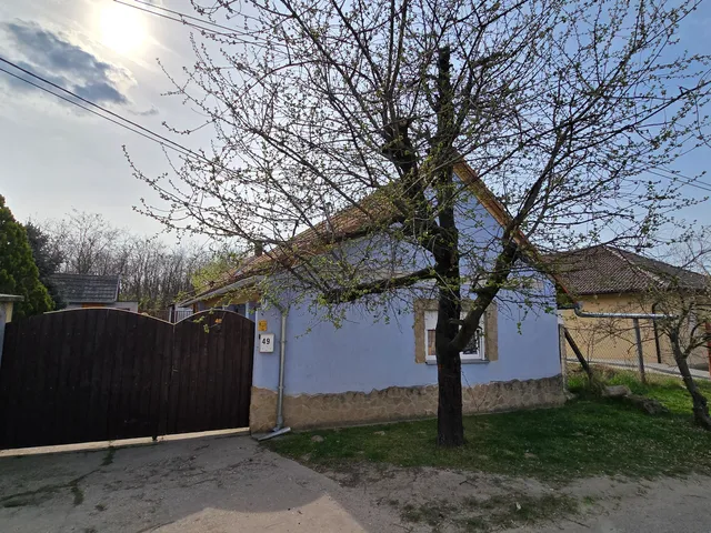 Eladó ház Dunaföldvár, Szondi utca 100 nm