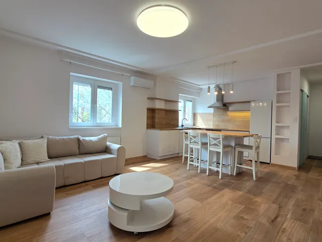 Eladó lakás Dunaújváros, Belváros, Szórád Márton út 50 nm