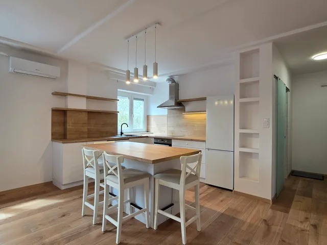 Eladó lakás Dunaújváros, Belváros, Szórád Márton út 50 nm