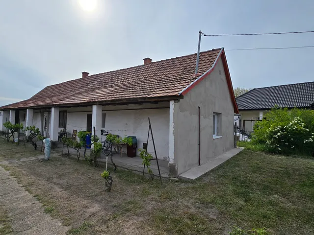 Eladó ház Dunavecse 90 nm