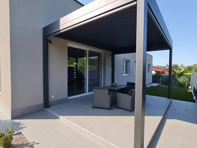 Eladó ház Dunaújváros, Óváros 111 nm
