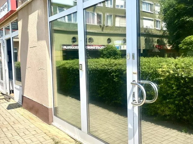 Kiadó kereskedelmi és ipari ingatlan Budapest X. kerület, Ligettelek, Kőrösi Csoma Sándor út 231 nm