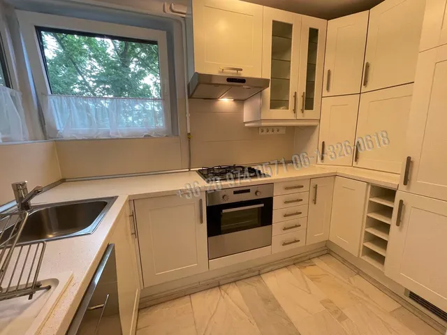 Kiadó ház Budapest II. kerület, Rézmál 170 nm