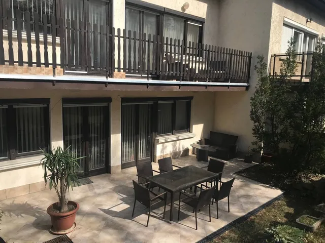 Kiadó lakás Budapest XII. kerület, Svábhegy 220 nm