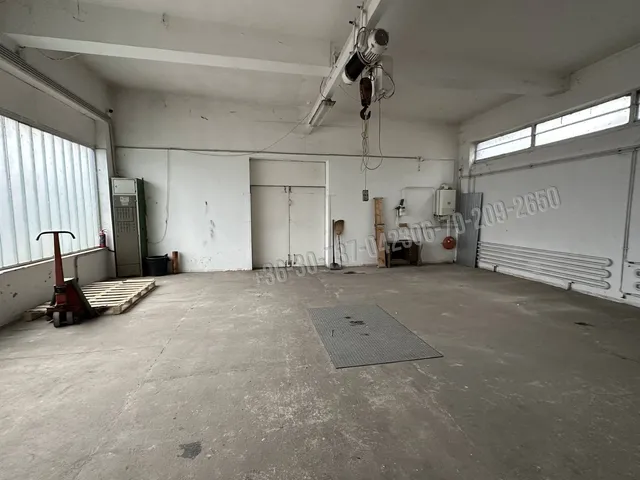Kiadó kereskedelmi és ipari ingatlan Budapest XXI. kerület, Gyártelep 250 nm