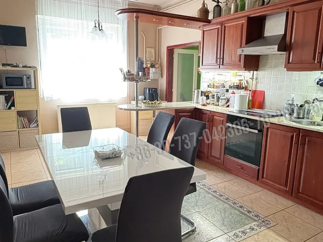 Eladó ház Budapest XXI. kerület, Királyerdő 155 nm