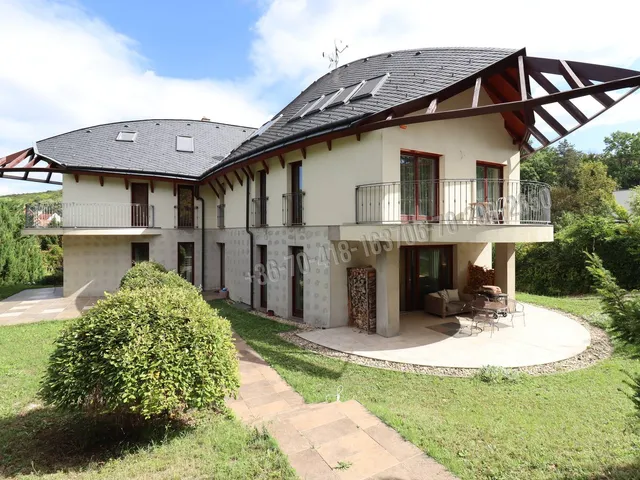 Eladó ház Budapest II. kerület, Petneházyrét 552 nm