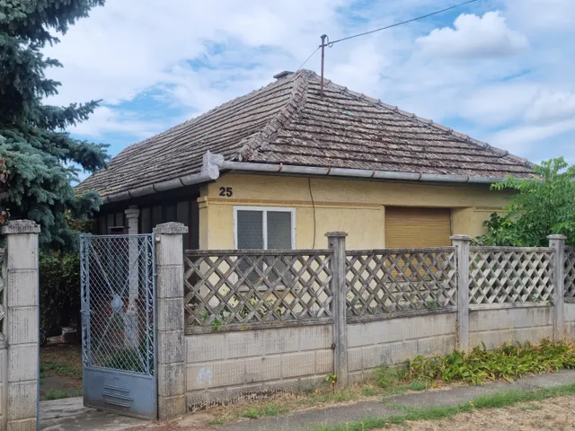 Eladó ház Tápiószecső 90 nm