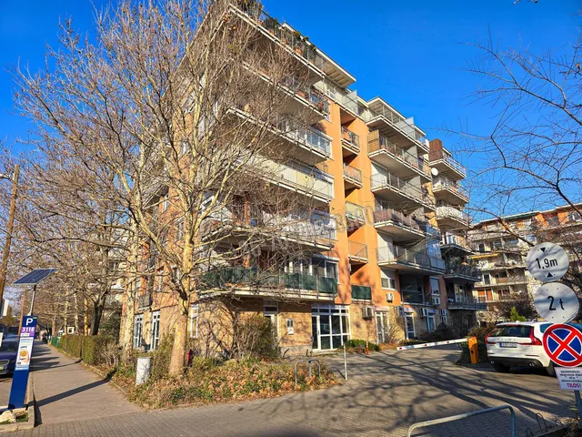 Eladó garázs Budapest XI. kerület 10 nm