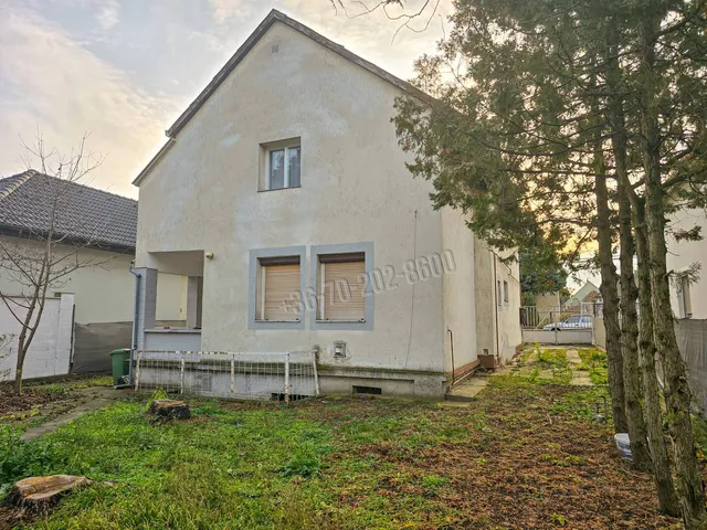 Eladó ház Budapest XVI. kerület, Sashalom, Lillafüred utca 160 nm